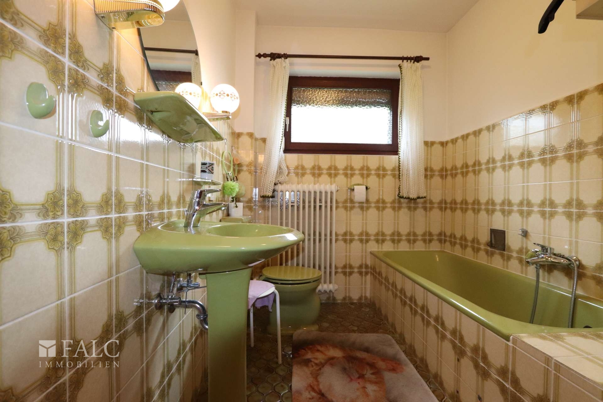 Badezimmer mit Dusche EG